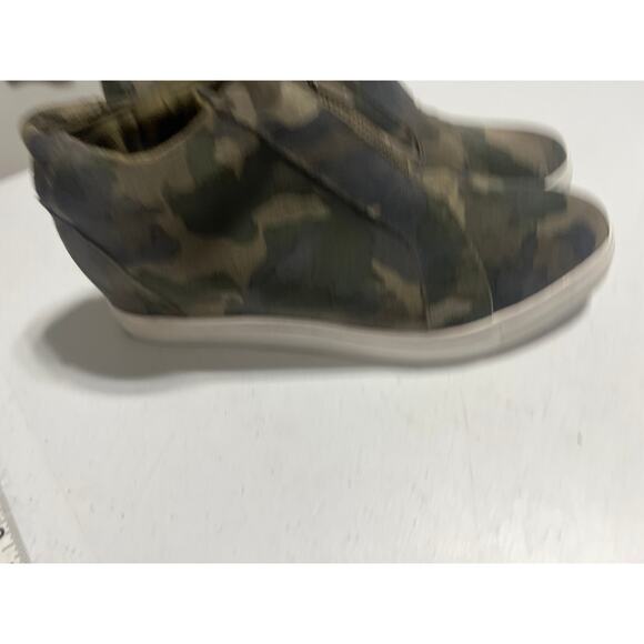 Blondo Waterproof Camo Booties Size 8 - Picture 5 of 7